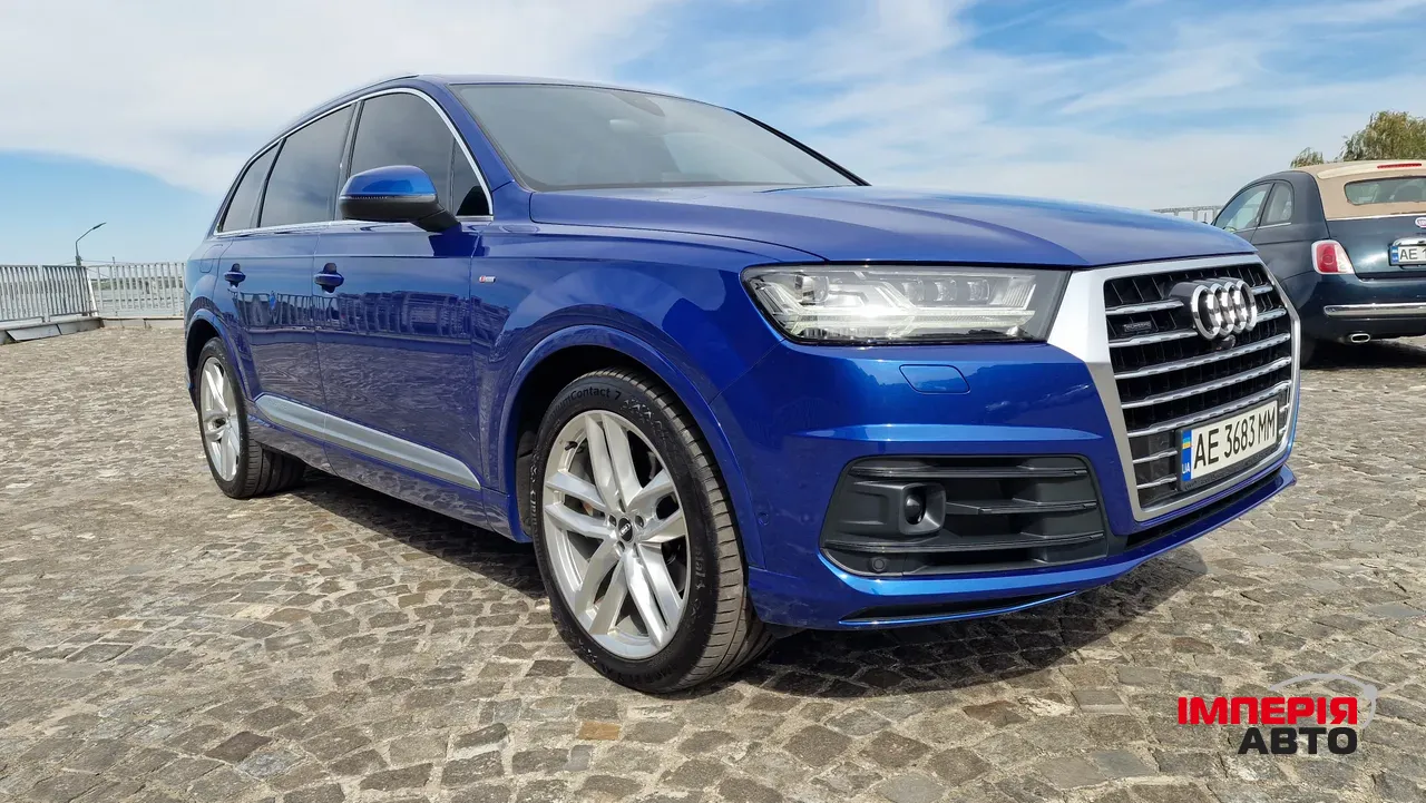 Audi Q7 - фото 11