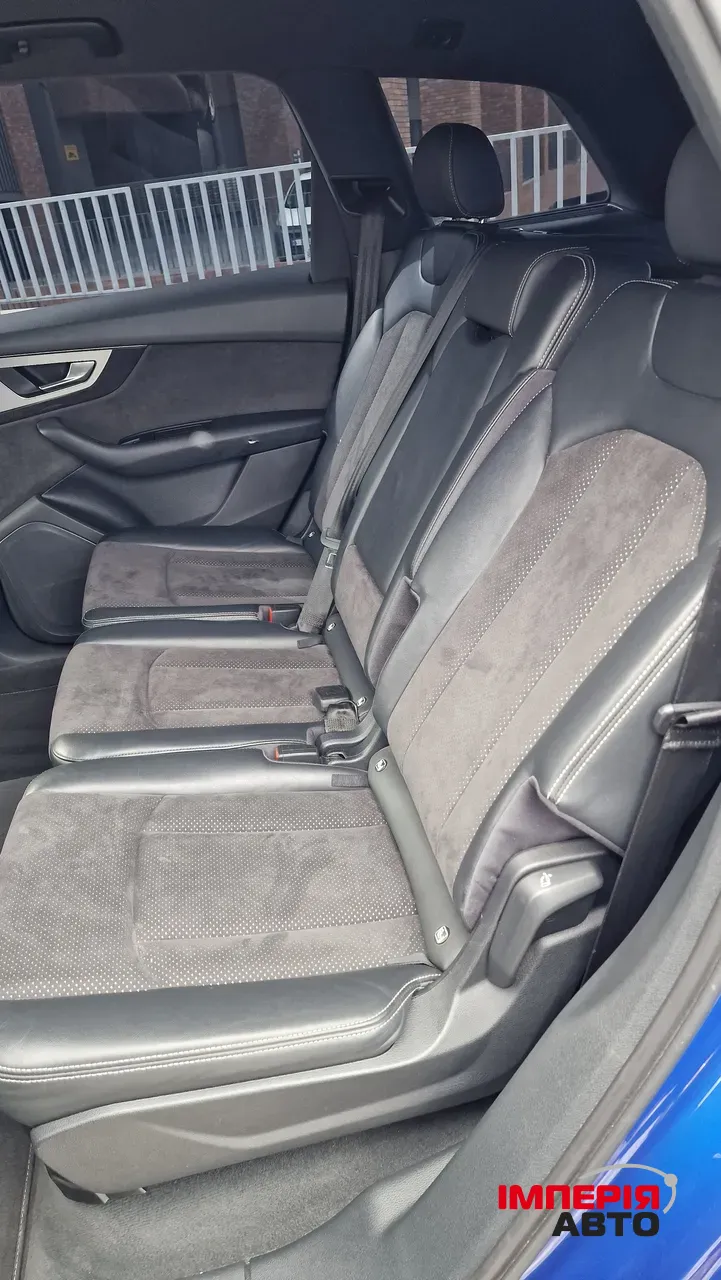 Audi Q7 - фото 24