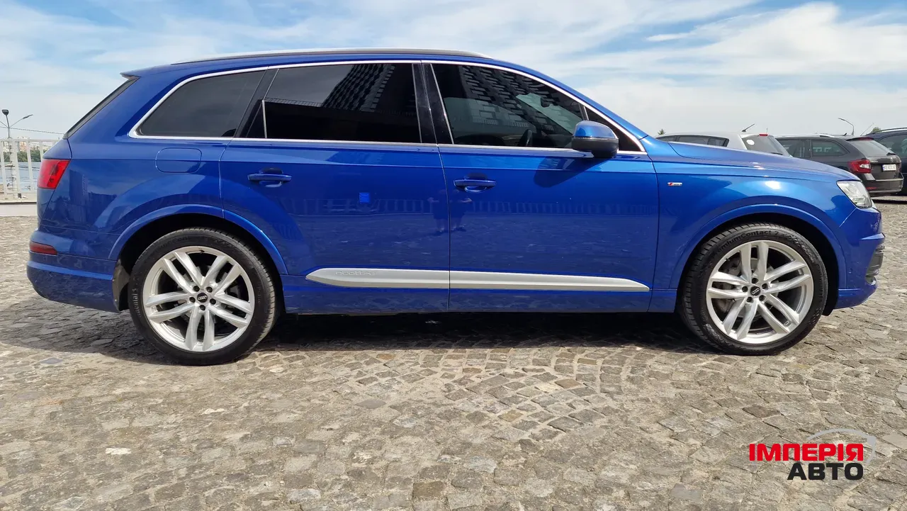 Audi Q7 - фото 9