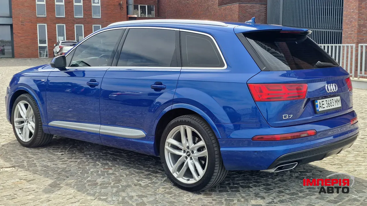 Audi Q7 - фото 5