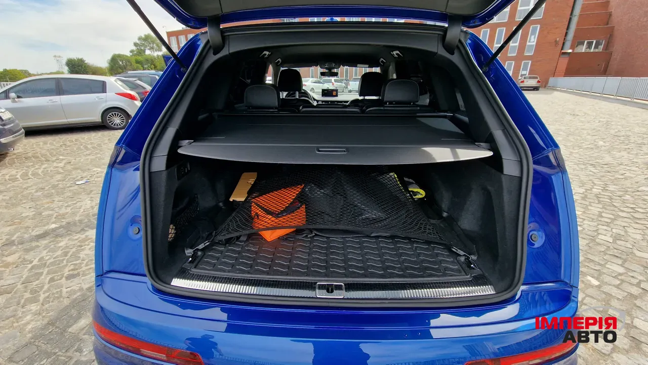 Audi Q7 - фото 32