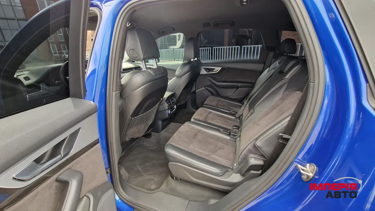 Audi Q7 - фото 23