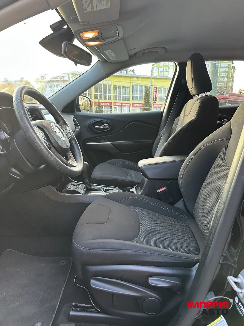 Jeep Cherokee - фото 8