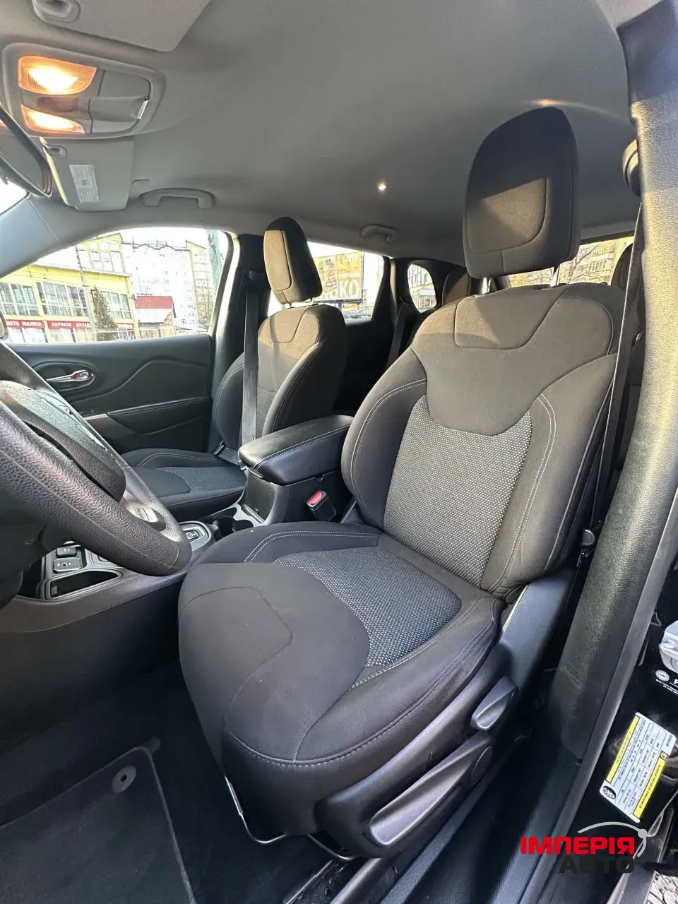 Jeep Cherokee - фото 11