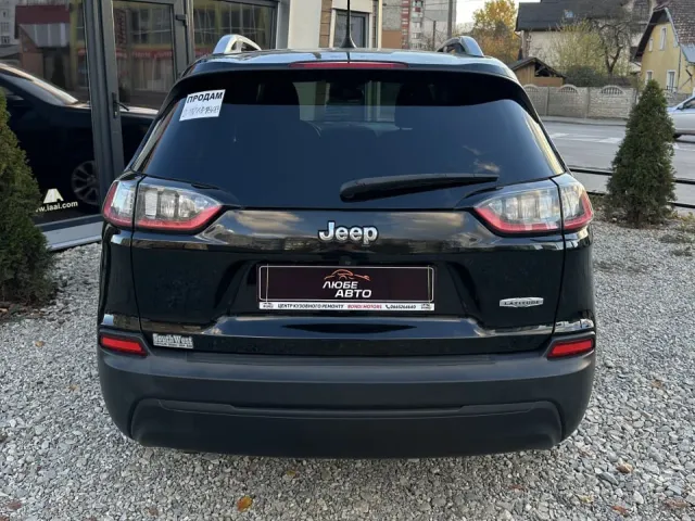 Jeep Cherokee - фото 4