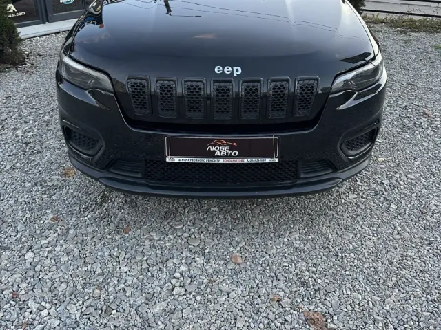 Jeep Cherokee - фото 1