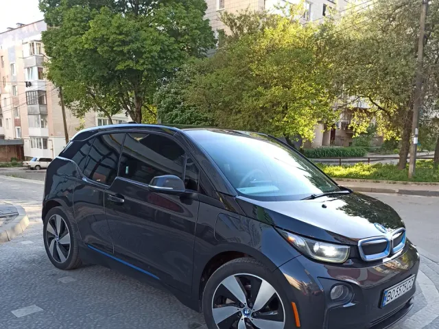 BMW i3 - фото 1