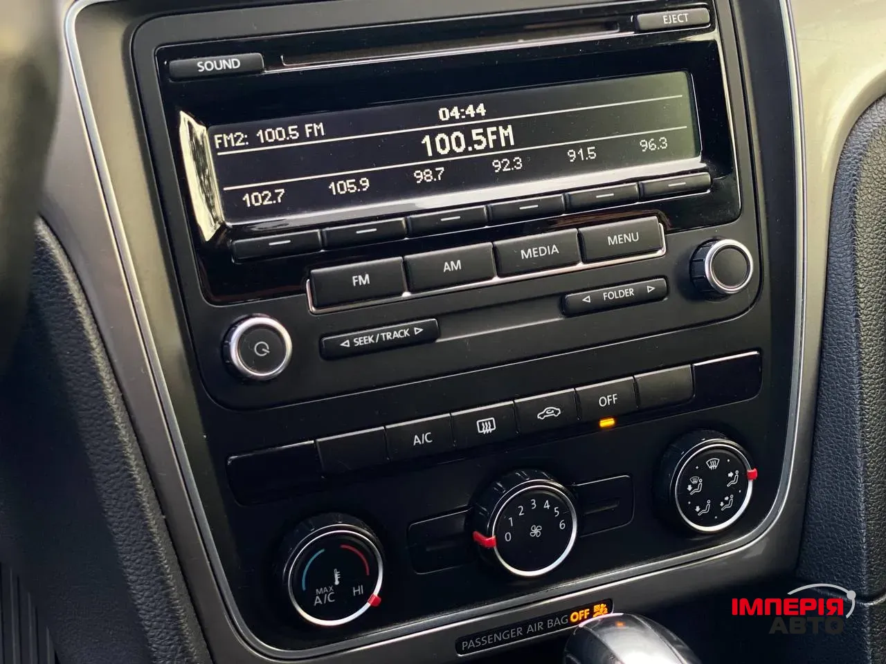 Volkswagen Passat - фото 16