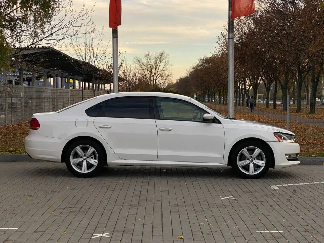 Volkswagen Passat - фото 4