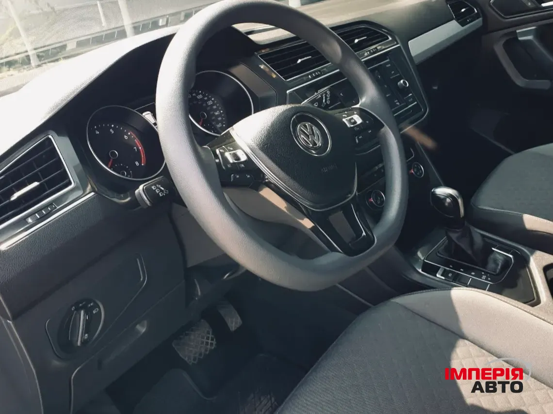 Volkswagen Tiguan - фото 3