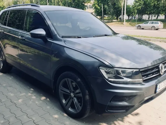 Volkswagen Tiguan - фото 4