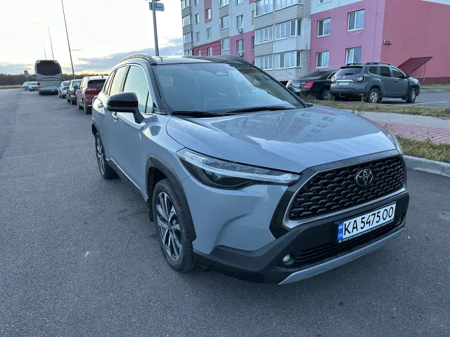 Toyota Corolla Cross - фото 1