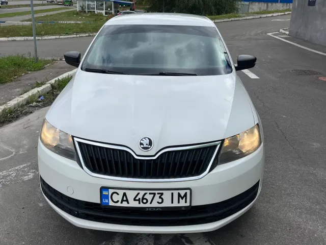 Skoda Rapid - фото 4