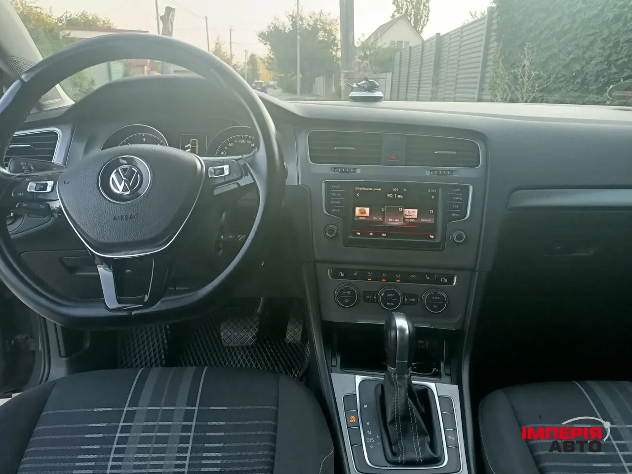 Volkswagen Golf - фото 11