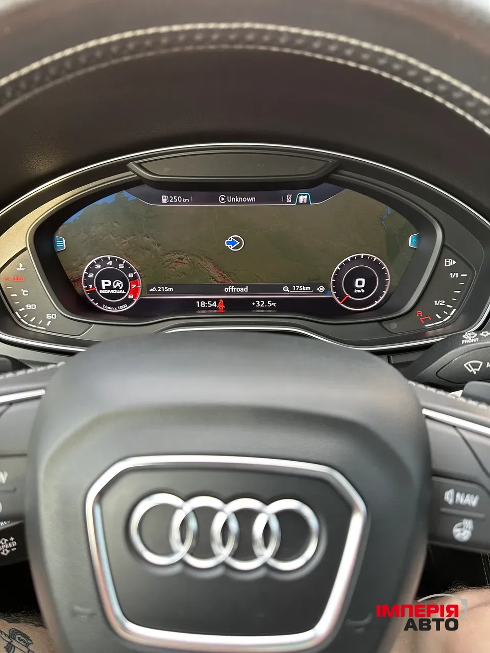 Audi SQ5 - фото 13