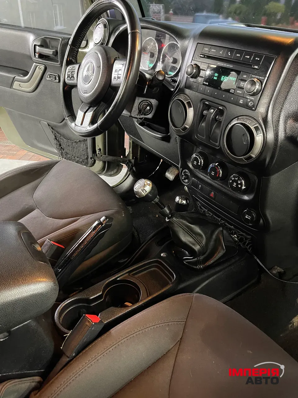 Jeep Wrangler - фото 19