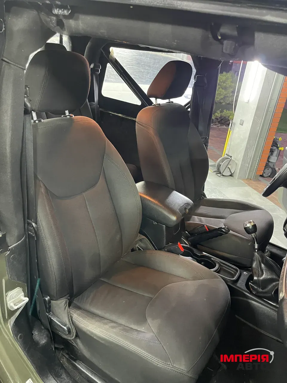 Jeep Wrangler - фото 20