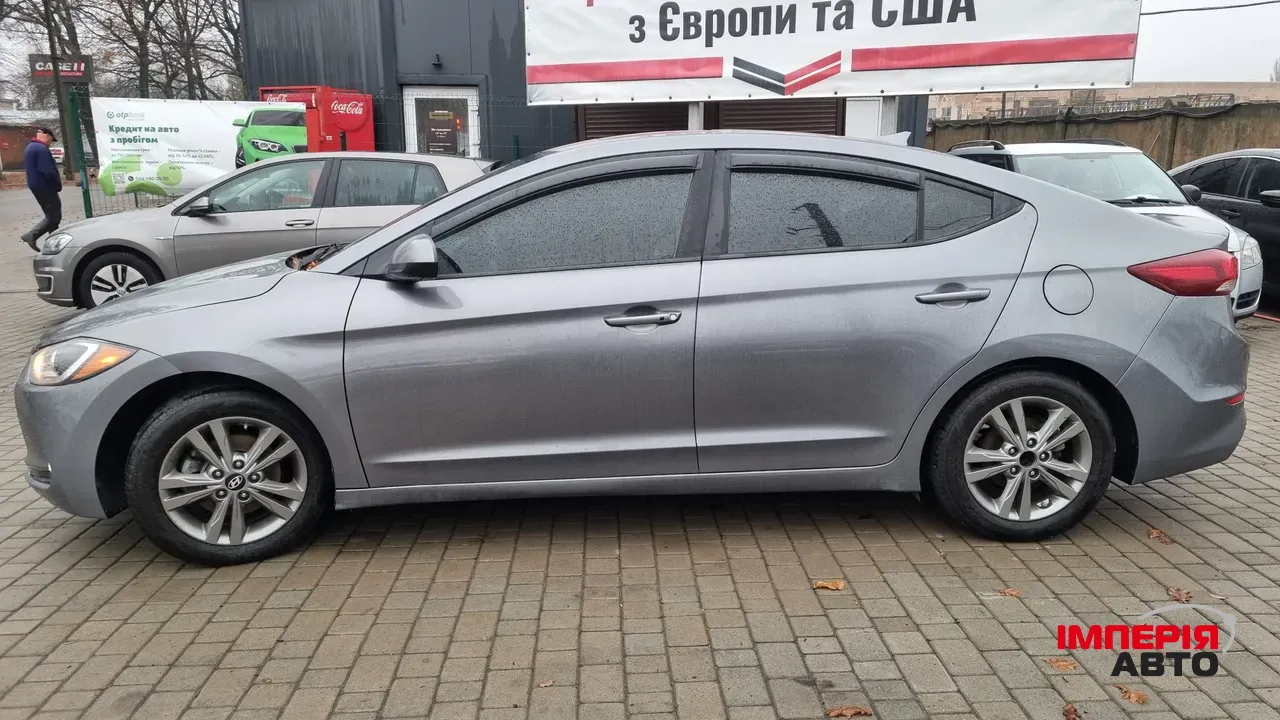 Hyundai Elantra - фото 5