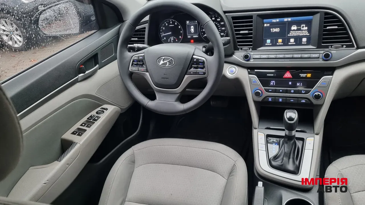 Hyundai Elantra - фото 12