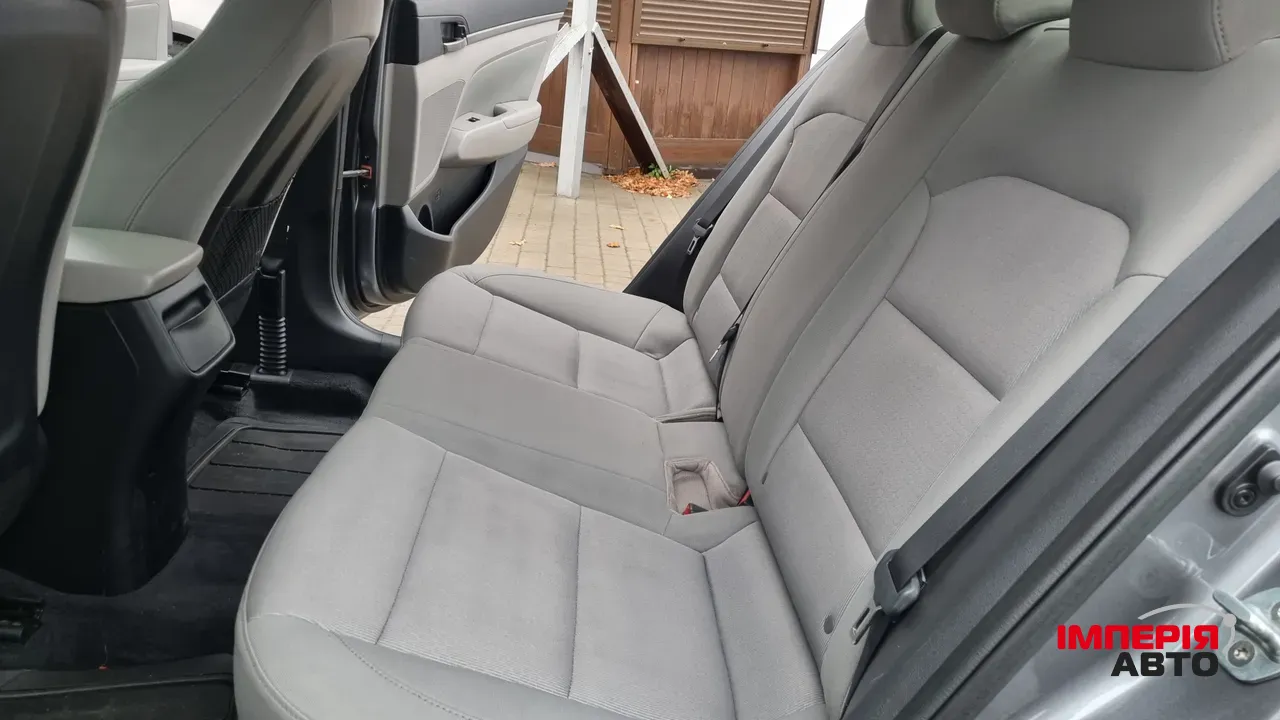 Hyundai Elantra - фото 30