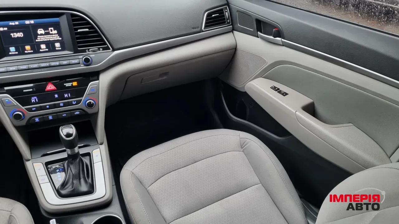 Hyundai Elantra - фото 11