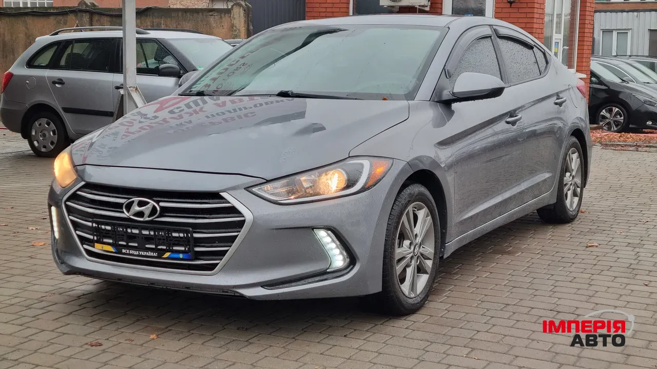 Hyundai Elantra - фото 8