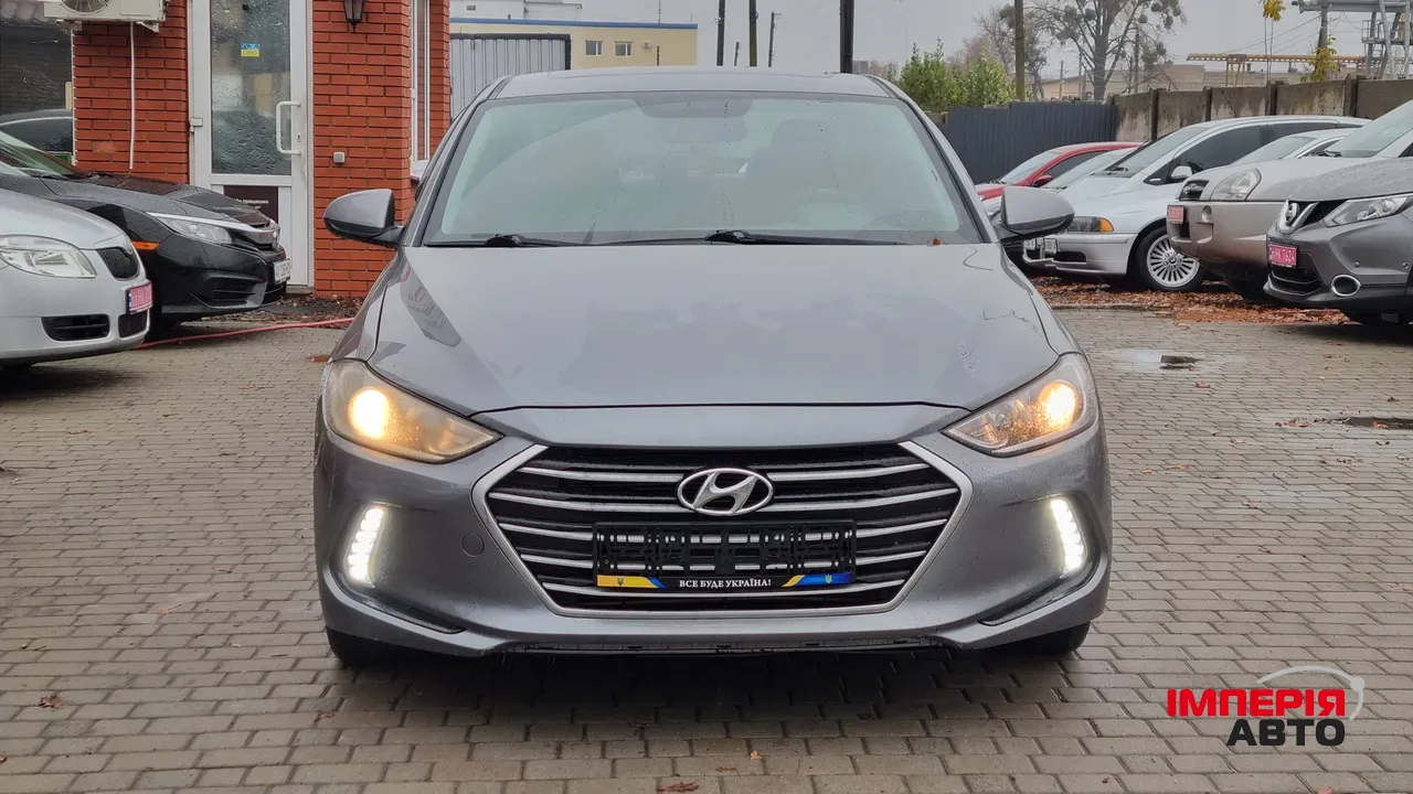 Hyundai Elantra - фото 7