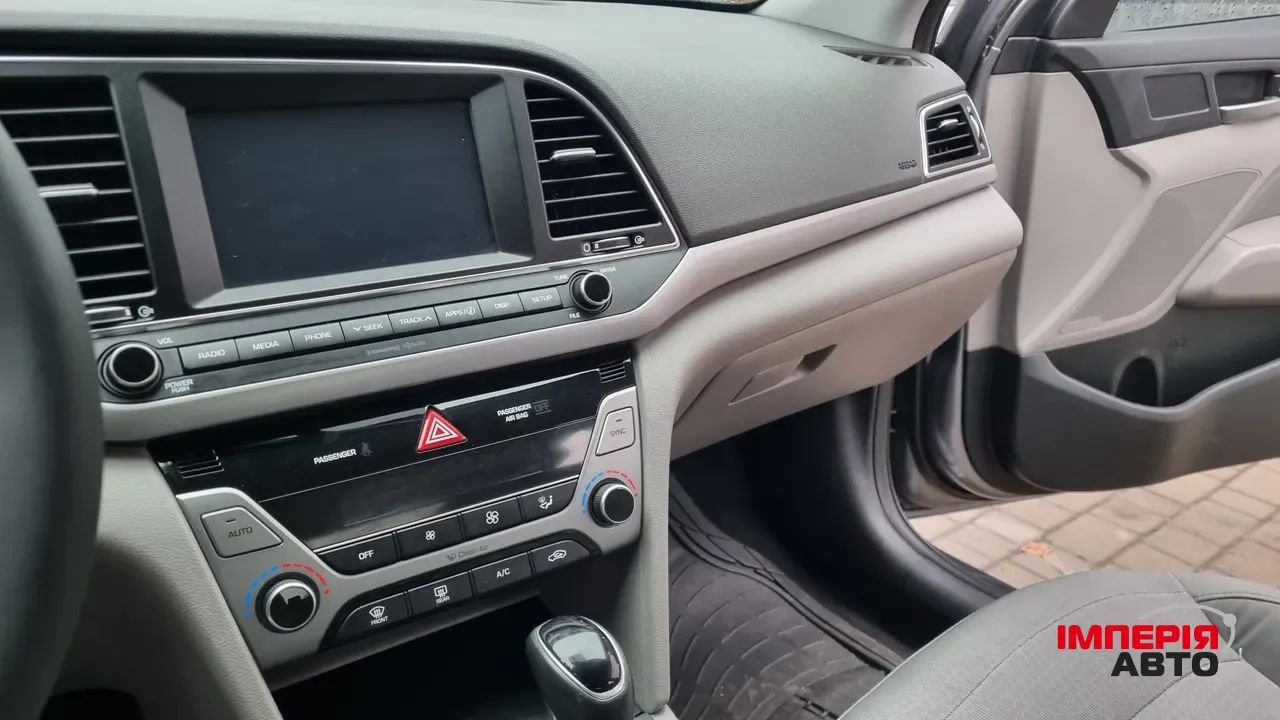 Hyundai Elantra - фото 29