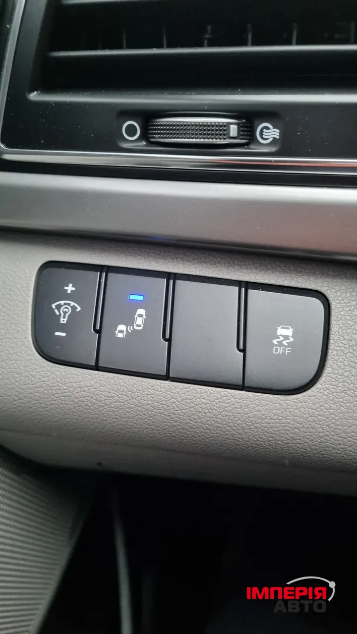 Hyundai Elantra - фото 16