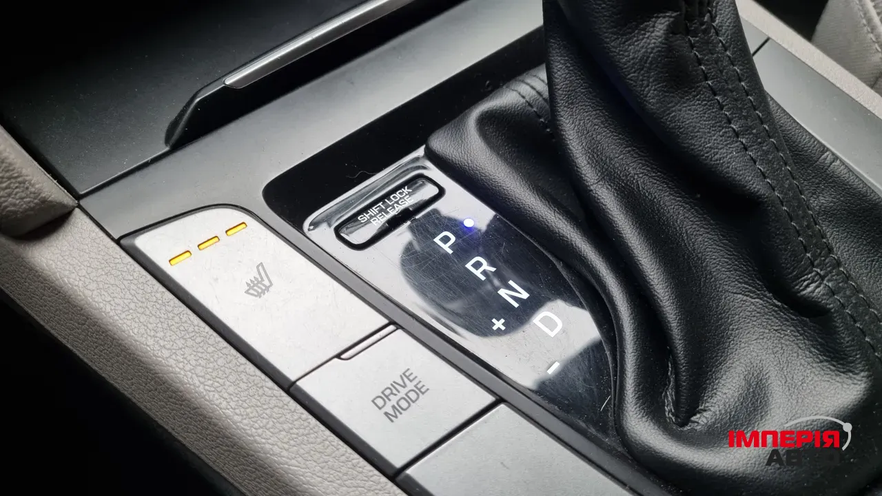 Hyundai Elantra - фото 17