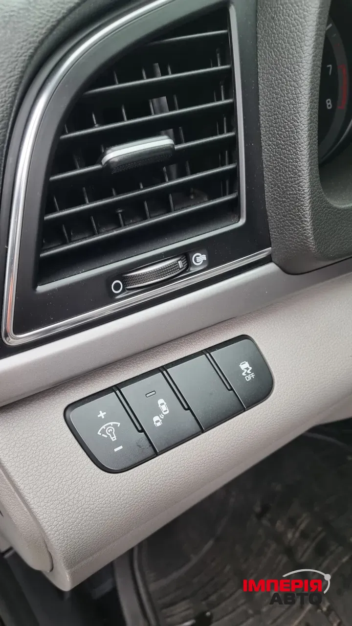 Hyundai Elantra - фото 26