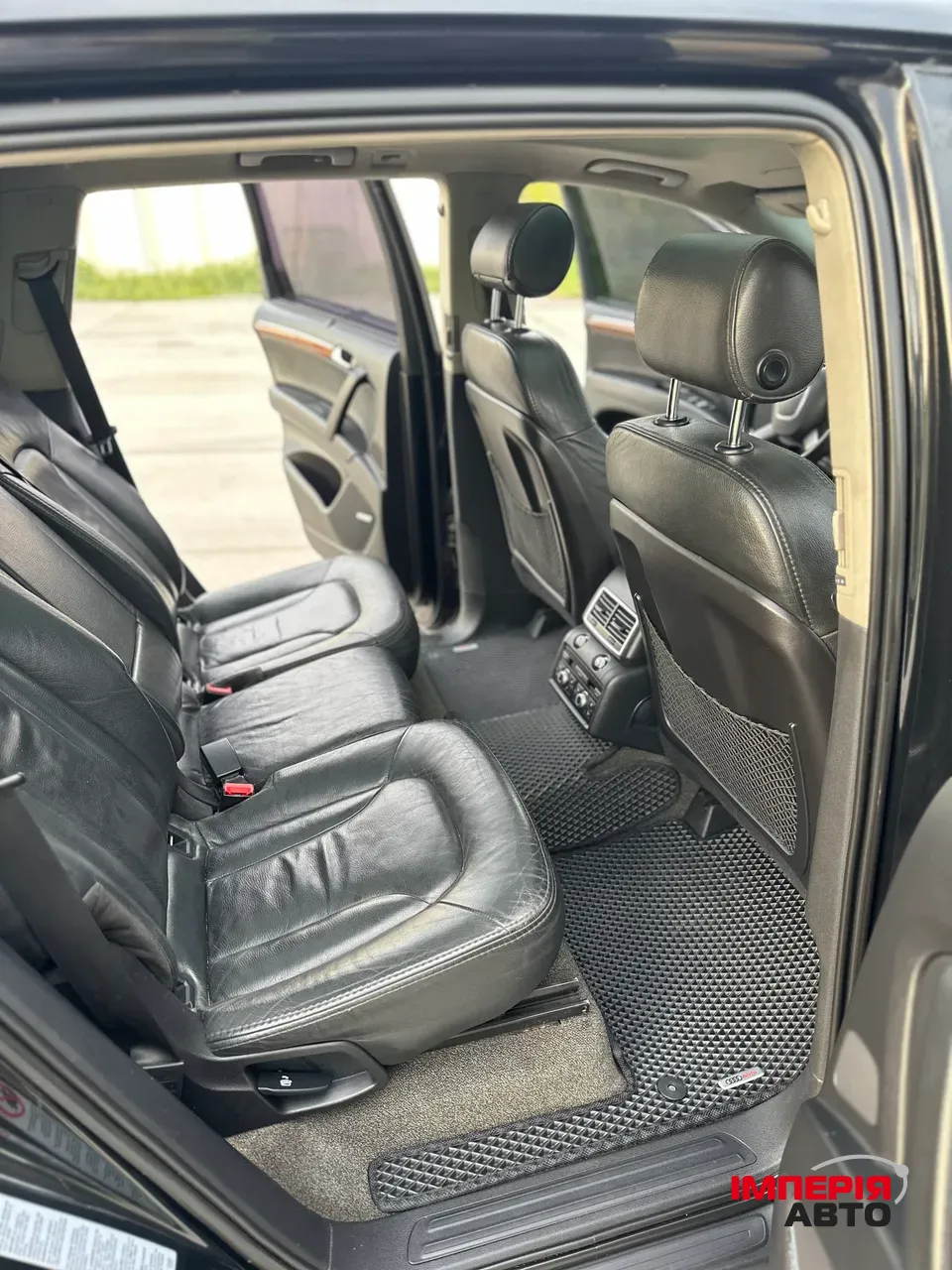 Audi Q7 - фото 12