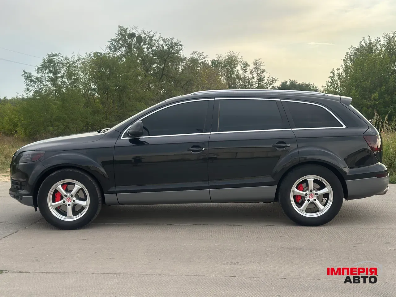 Audi Q7 - фото 8