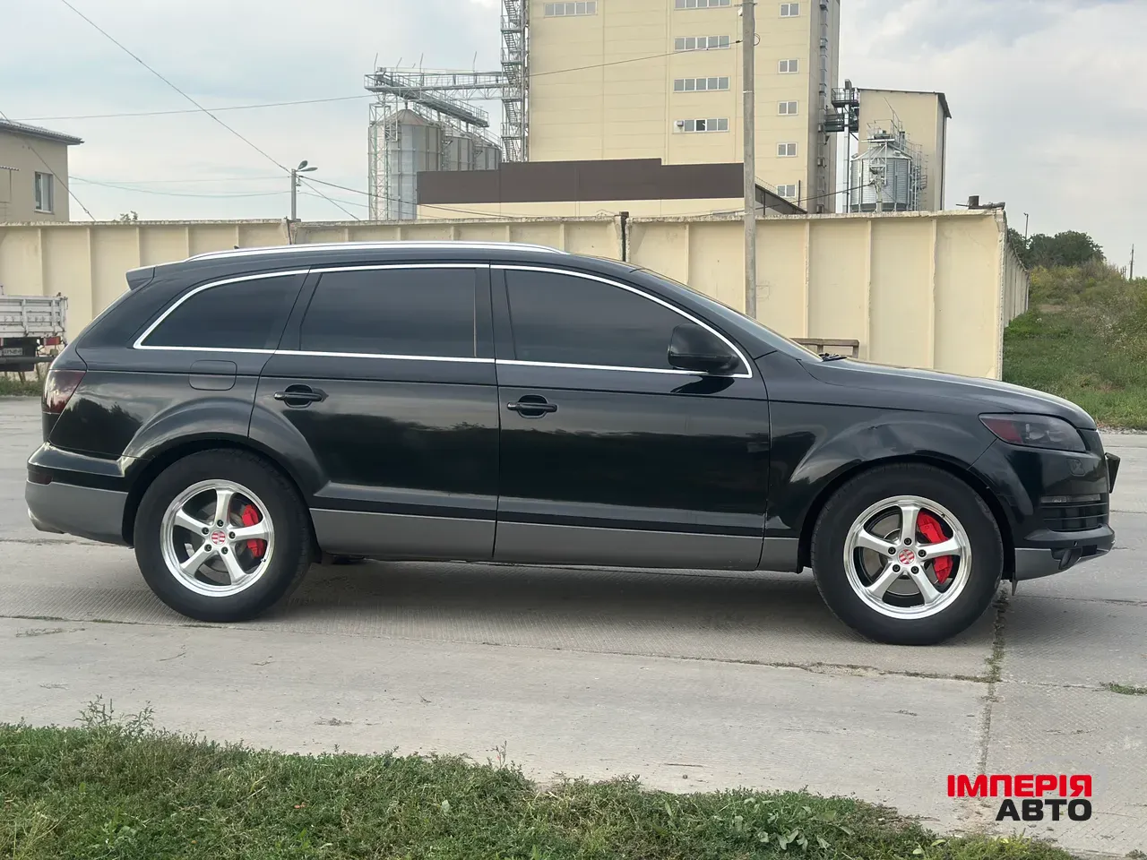 Audi Q7 - фото 7