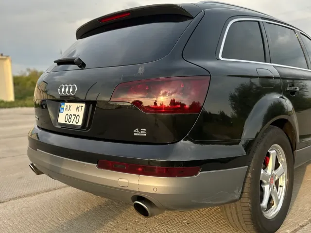 Audi Q7 - фото 4