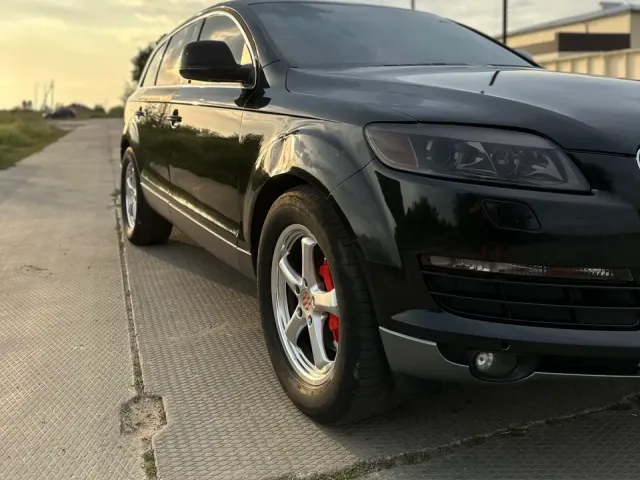 Audi Q7 - фото 3