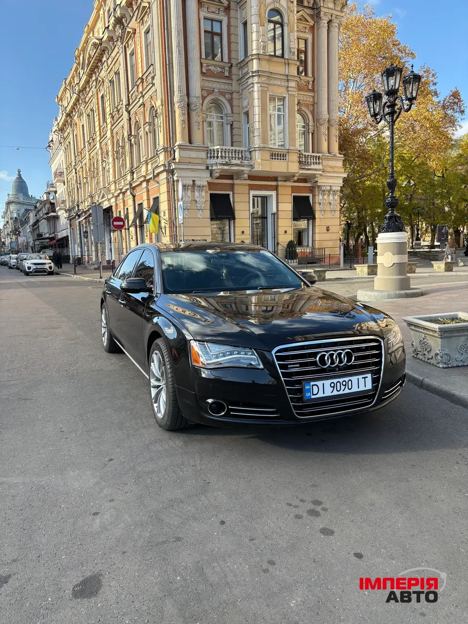 Audi A8 - фото 1