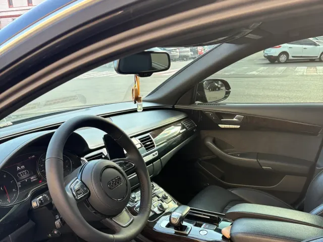 Audi A8 - фото 4