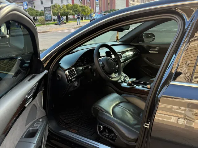 Audi A8 - фото 3