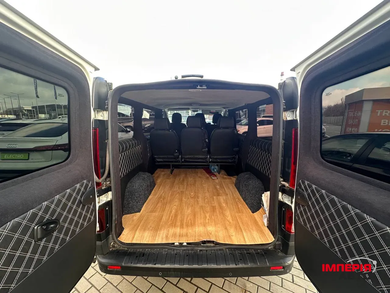 Renault Trafic - фото 15