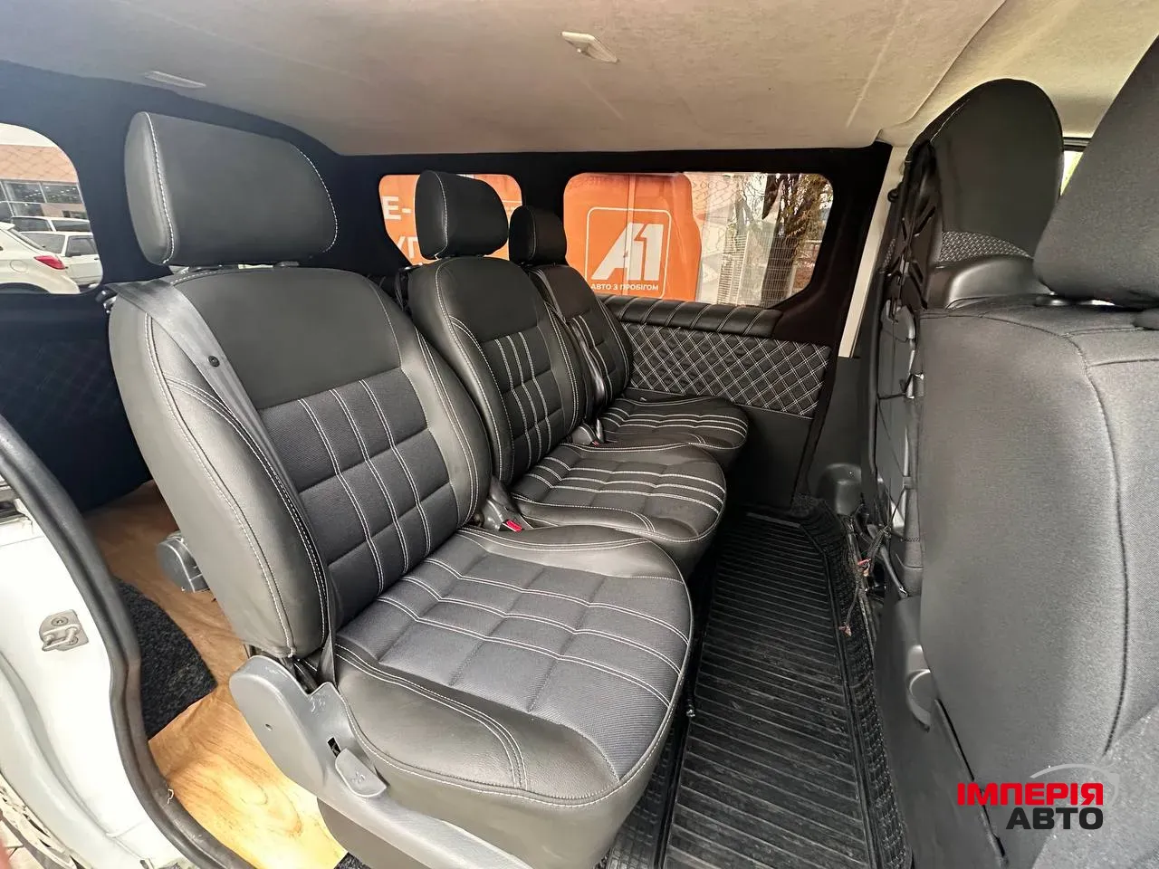 Renault Trafic - фото 14