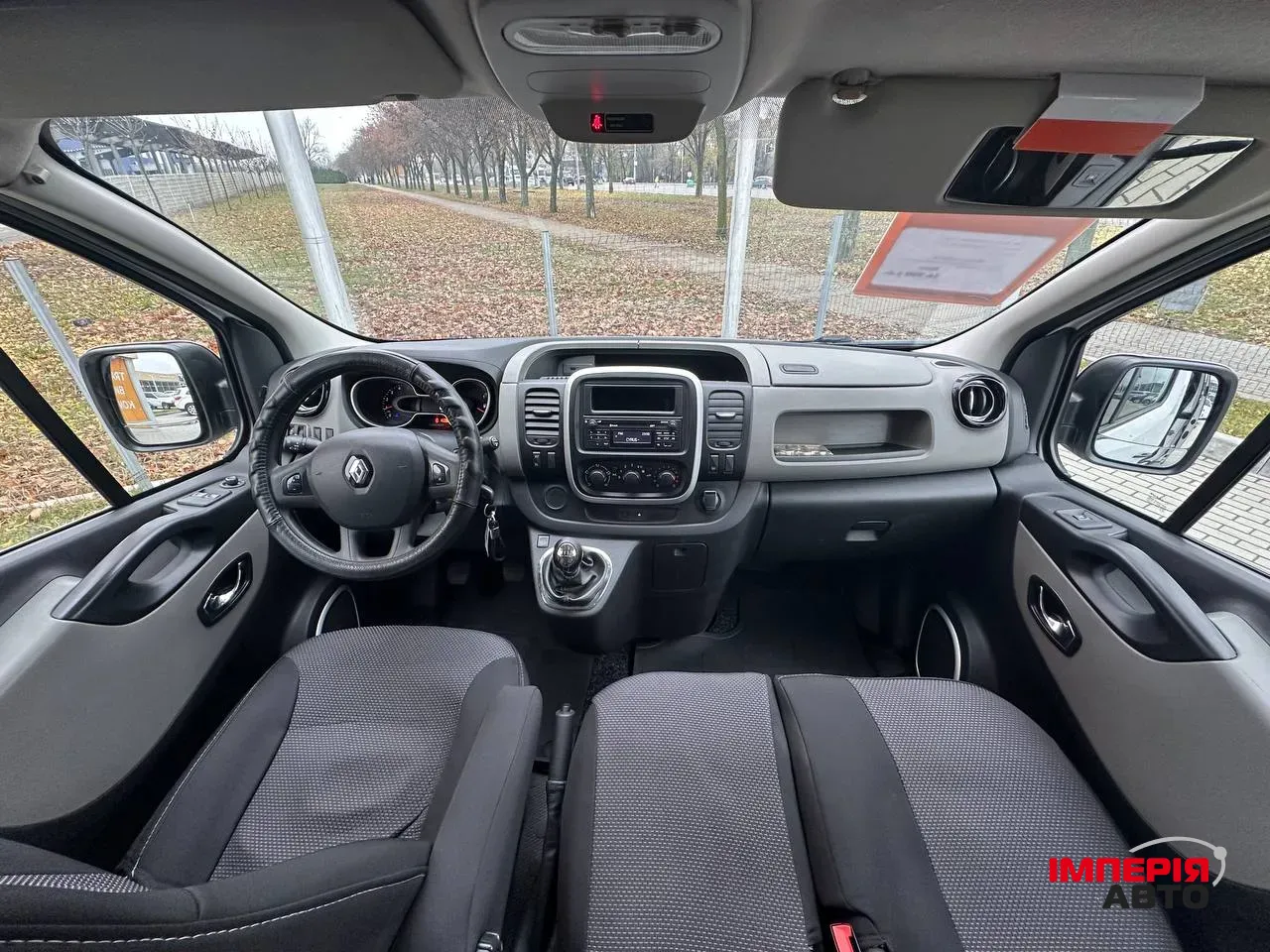 Renault Trafic - фото 11