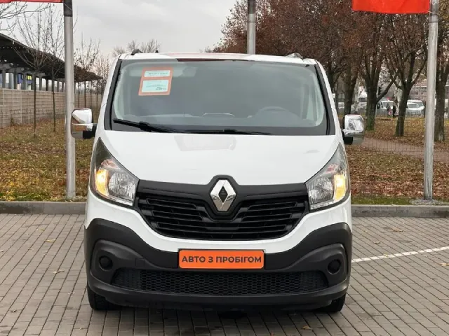 Renault Trafic - фото 2