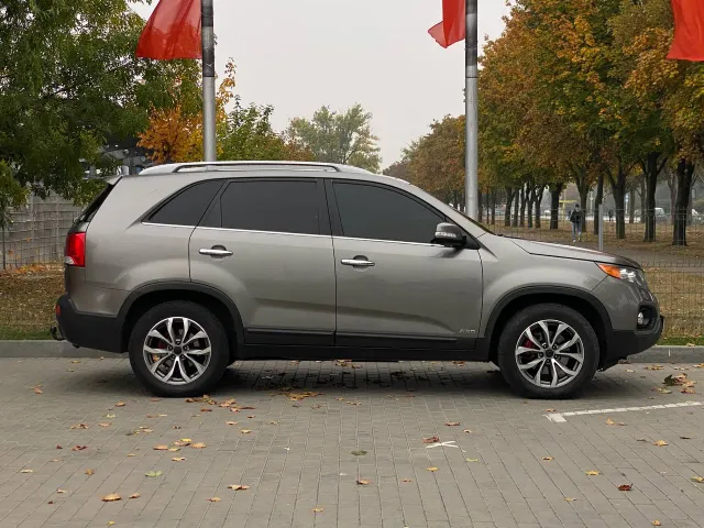 Kia Sorento - фото 4
