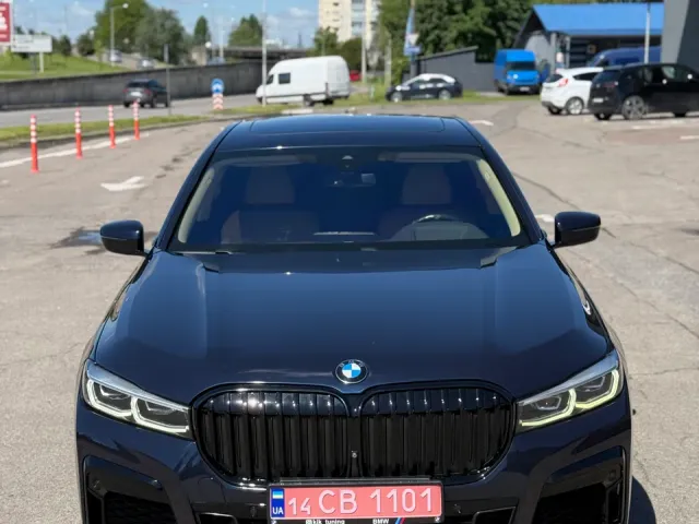 BMW 7 серії - фото 1