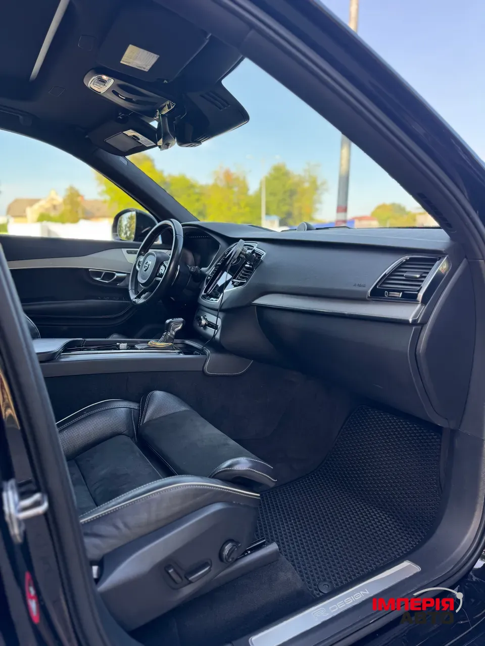 Volvo XC90 - фото 8