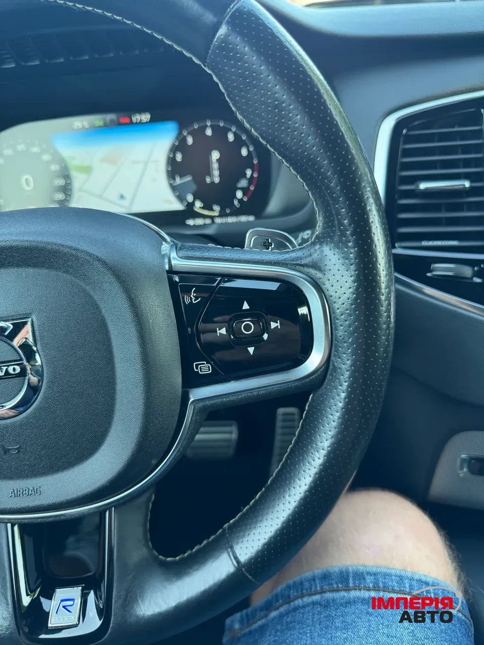 Volvo XC90 - фото 22
