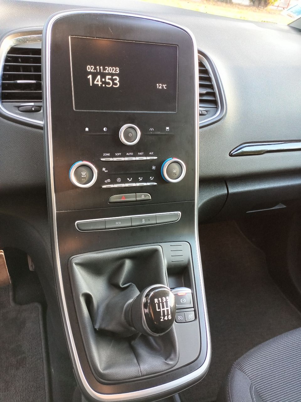 Renault Scenic - фото 7