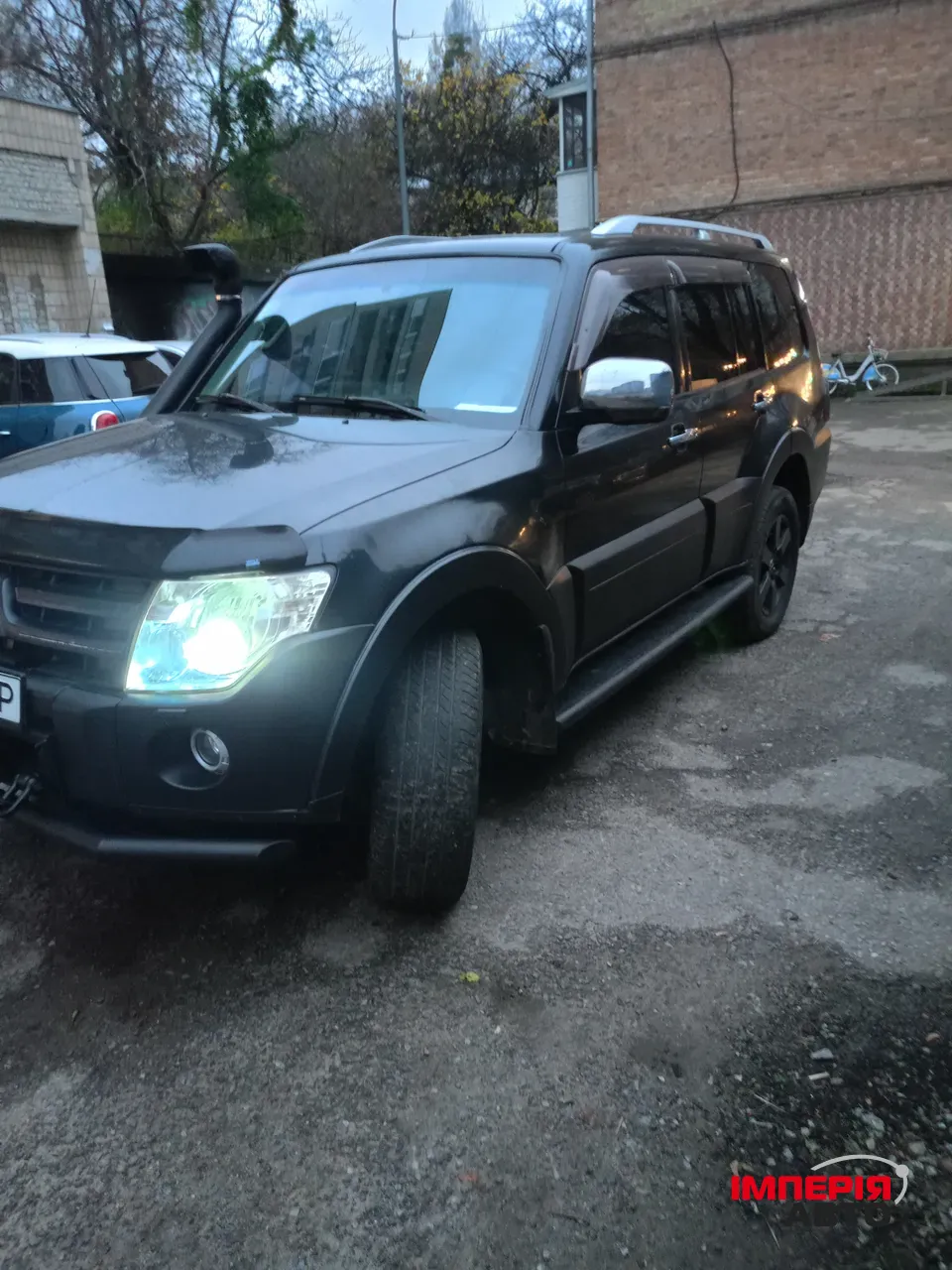 Mitsubishi Pajero - фото 2