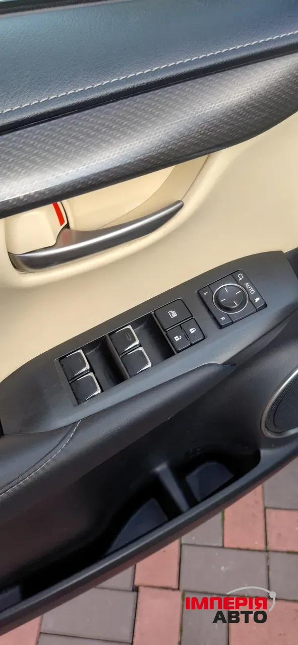 Lexus NX - фото 12